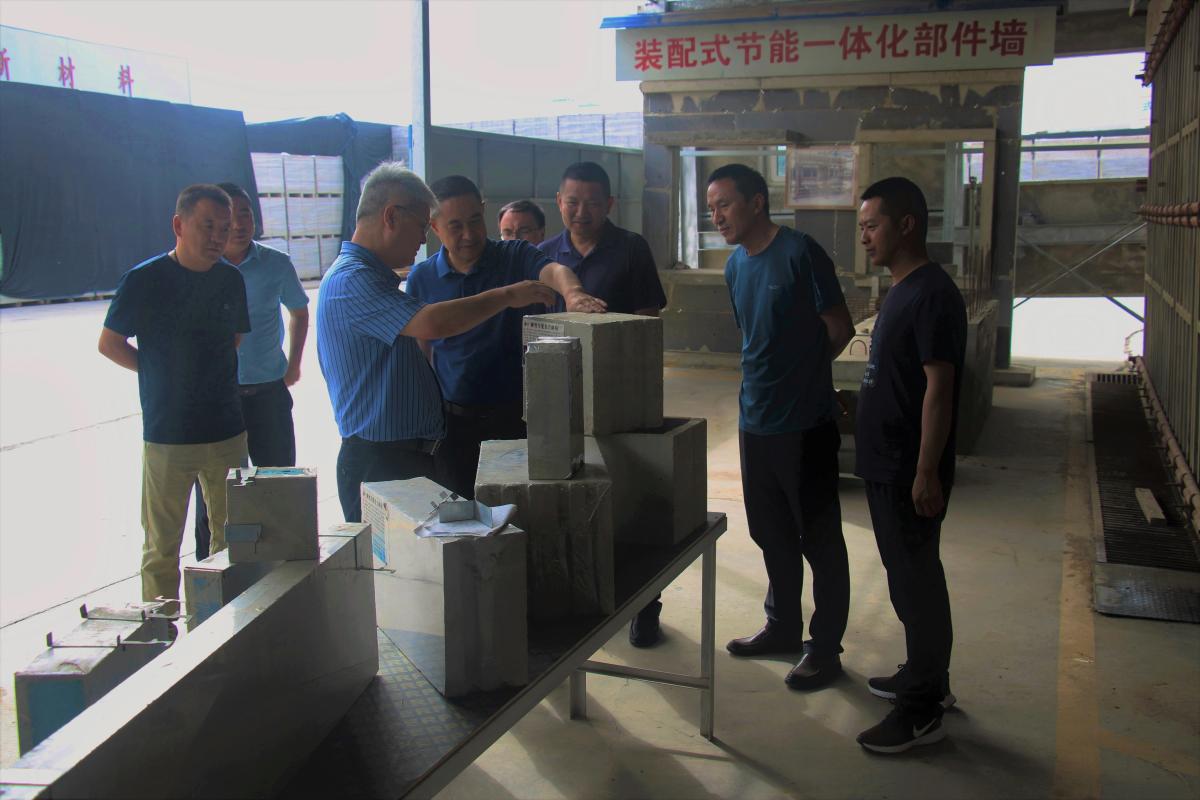 校企合作成果转化点燃企业高质量发展新引擎——基于新材料技术推广服务的产业园区实地考察